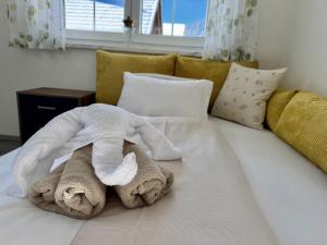 Feel Free 95 Apartment by AA Holiday Homes