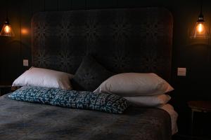 Nant Gwrtheyrn - Caerffili suite