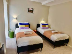 Boutique City Centre Apartment, Balcony, Parking