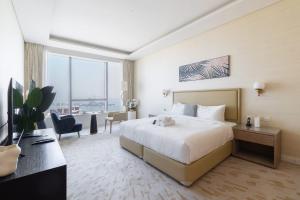 Free housekeeping visits during your stay - Free housekeeping visits during your stay - StayShort - Romantic Sea View Retreat in Palm Jumeirah