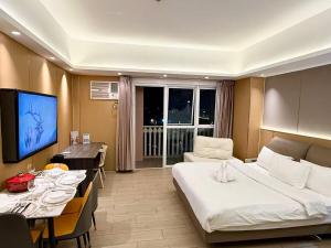 Venice Luxe Canal View, Pool, Kitchen, Canal Mall Access