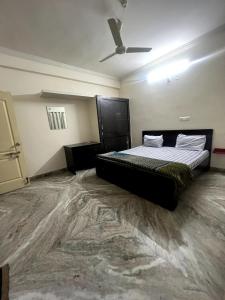 3 Bedroom Apartment Near AIG