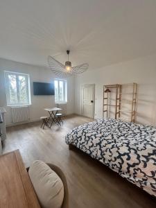 La chambre des Bétirats calme à la campagne