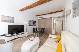 LE MEYNADIER lumineux dans le centre historique, proche des plages et Palais