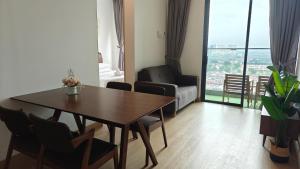 The Grand SS15 Sunway 4Pax 2BRs City View - Free WiFi, Infinity Pool & Gym
