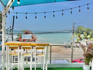 Seaview pool villa bangsaray