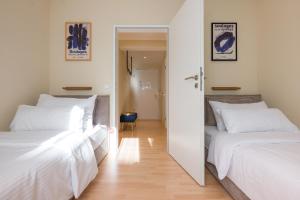 Valemi NEW Premium & Huge, 2Bathroom, SuperCentral, FreeParking, up to 8-16 Guests