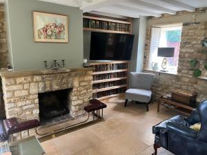 Cotswolds cottage in foodie-heaven near Daylesford