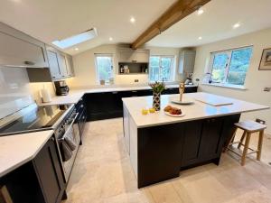 Cotswolds cottage in foodie-heaven near Daylesford