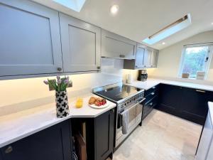 Cotswolds cottage in foodie-heaven near Daylesford