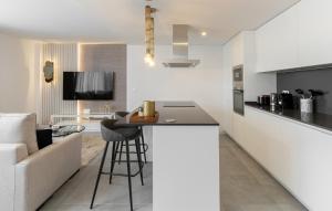 Stunning Contemporary 3-Bedroom Corner Apartment in the Idyllic Oasis 325, Estepona