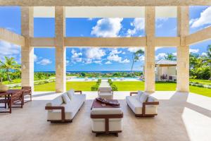 Premium Oceanfront Villa in Cap Cana - 6 Bedrooms, Pool, Private Cook, Golf Cart