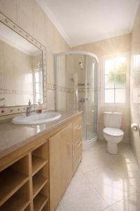 AZORES BAGUS Surf & Guest House