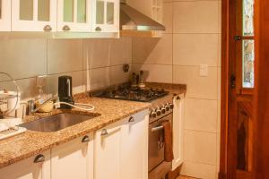 Casa OMA - Casa a dos cuadras del mar en Chapadmalal zona Cruz del Sur para 5 PAX con parrilla - Hola Sur