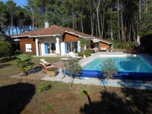 Villa de standing avec piscine privée