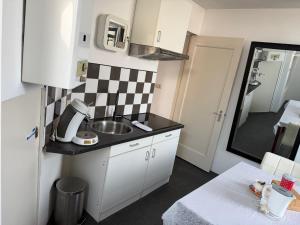 Rustige, zelfstandige studio- uitsluitend 1 persoon