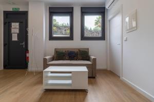 Ares II 15 min Roman Theatre, Crib & Pet Friendly