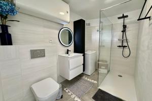 Sublime studio with large terrace and pool