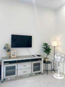 Wonderland House Ho Tram