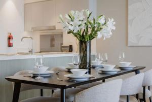 Grand Private Room in Burj Vista Downtown with Burj Khalifa View