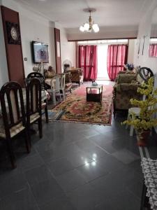 شقة للايجار ميامي شارع 45