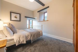 Honey Barn - Large barn in the countryside!