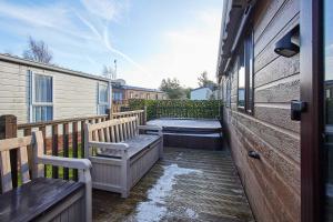 Host & Stay - 10th Avenue