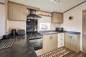 Host & Stay - 10th Avenue