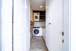 Sydney Harbour Bridge View Home for 6