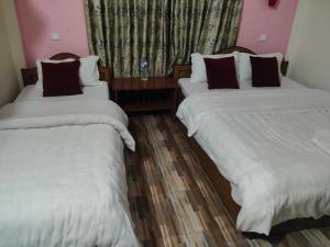 Moonlight Guest House And Restaurant