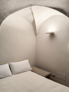 City Center Elegant Renovated Tavern