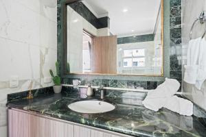 10BR Mansion Beachfront w Pool and Disco