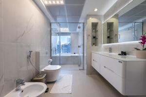 Marina View Studio with Balcony