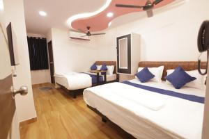 Tharvi Hotels