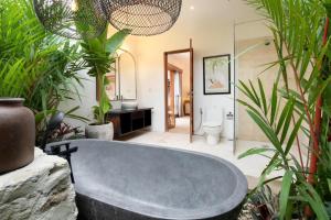 5BR Luxury Berawa Canggu with Butler