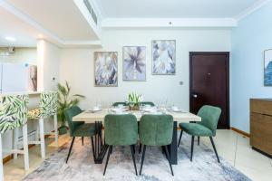 Prestigious 2BR with nice View of Marina Dubai