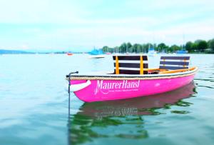 Seegrundstück mit Hütte & Ruderboot