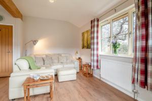 2 Bed in Coaley oc-r34730