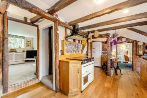 4 Bed in Burwash Common oc-b34866