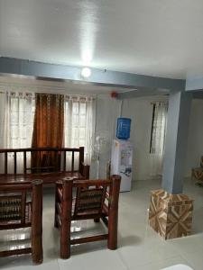 2-story gated house good for families and groups