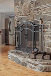 The Quiet Piper near Piper Pond, Trails, Fireplace