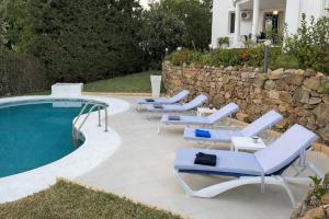 Luxurious Villa 6 Min from Beach with Sea Views