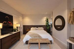 High Tree - Macclesfield - Near AZ, Rail & Peaks