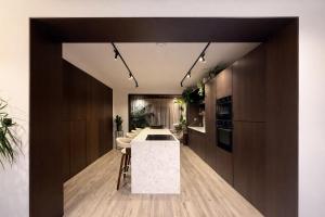 High Tree - Macclesfield - Near AZ, Rail & Peaks