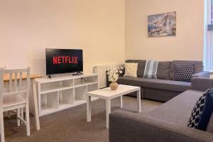 Euston Road - Beach Apartment 9