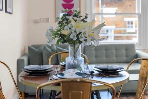 Modern 2 Bed Retreat Near Portobello Road