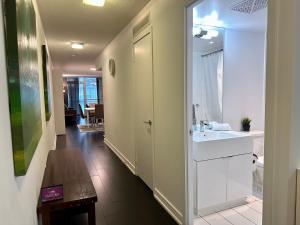 Spacious & Central 1 bdrm 2 real beds