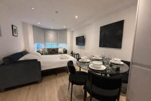 Kensington luxury flat with patio