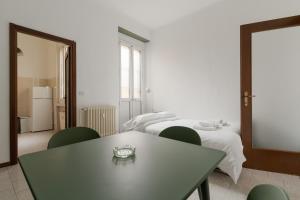 GuestHost - Morazzone Bright and Cozy Design Flat