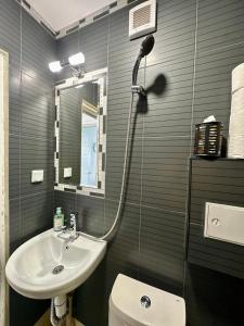 Cozy 1-Bedroom Central Flat